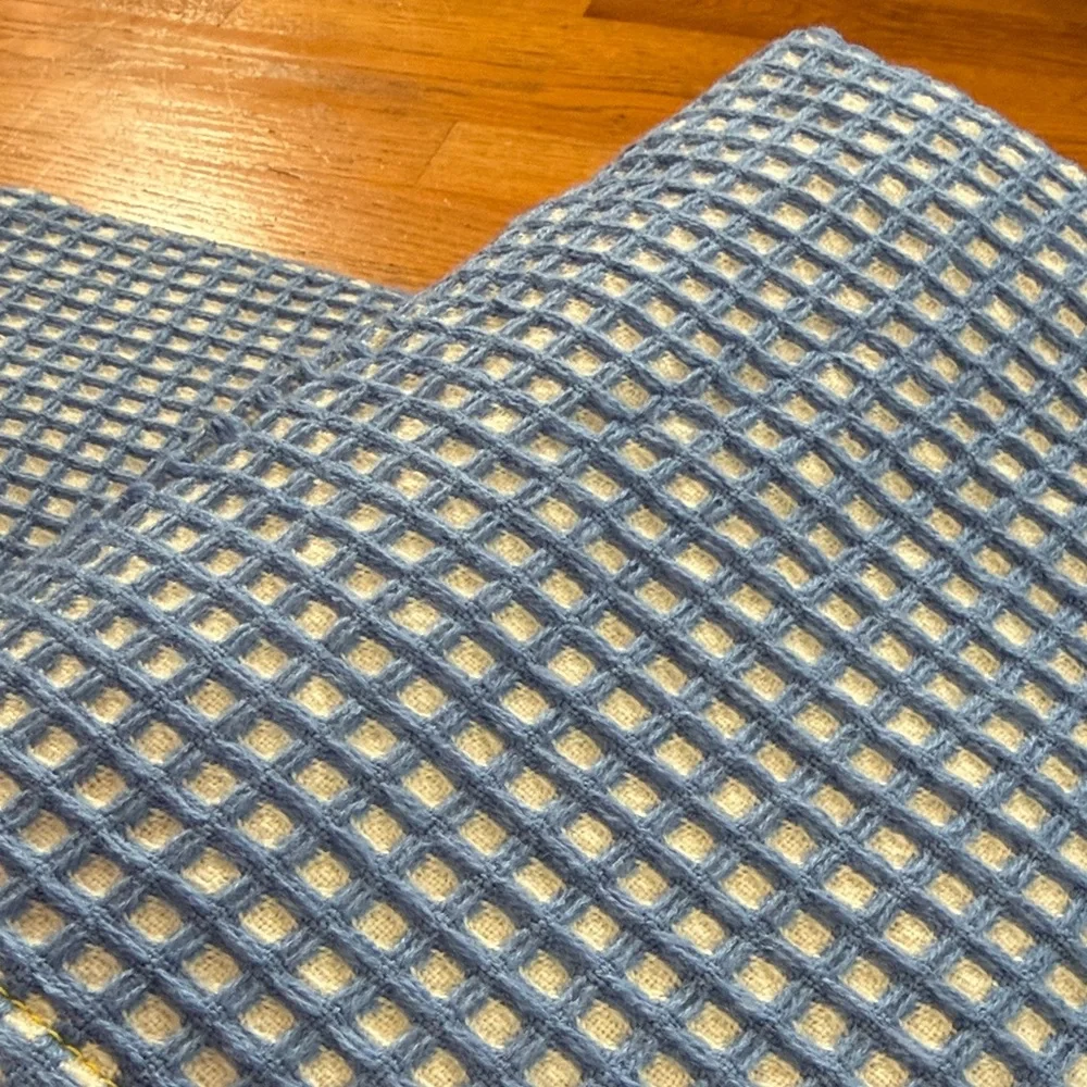 Blue and White Checkered 2 Blanket Set NEW 5ft long by 4ft wide for each - Picture 6 of 9